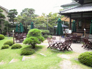 rakurakusou-niwa.JPG